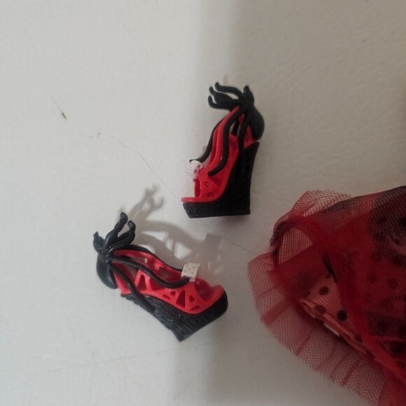 Monster High Doll - Operetta Dot Dead Dress and shoes - Picture 3 of 6